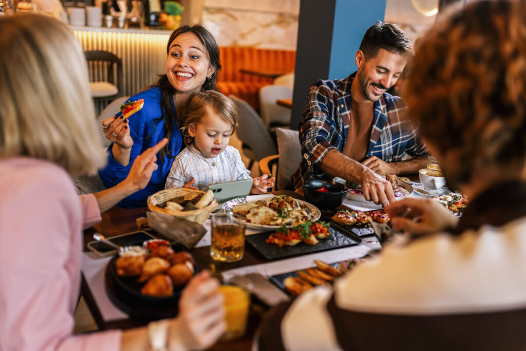 A Foodie’s Guide to Country Meadows: Where to Eat, Drink, and Savor in Peoria’s Flavorful Neighborhood